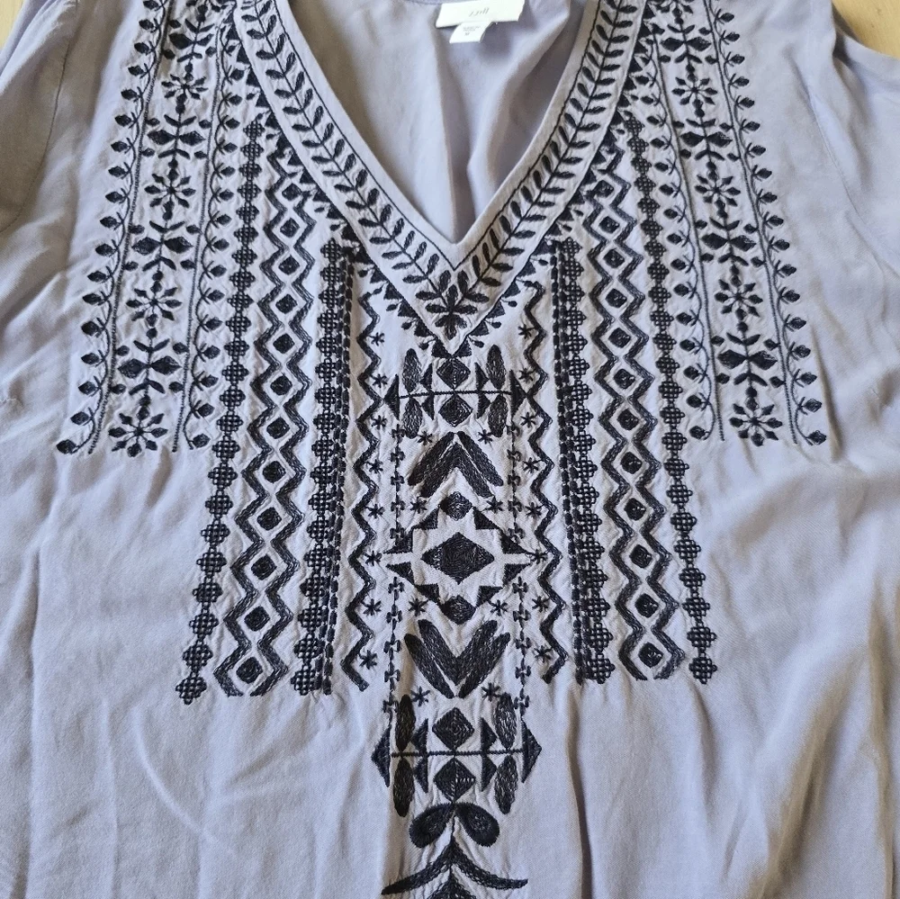 J.Jill Viscose Rayon Embroidered Tunic Top Size Medium
